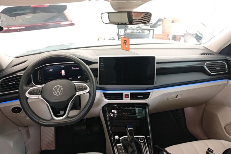 Used Volkswagen Tayron GTE Plug-in Hybrid 2023 280TSI Luxury Plus Advanced Edition Center Console
