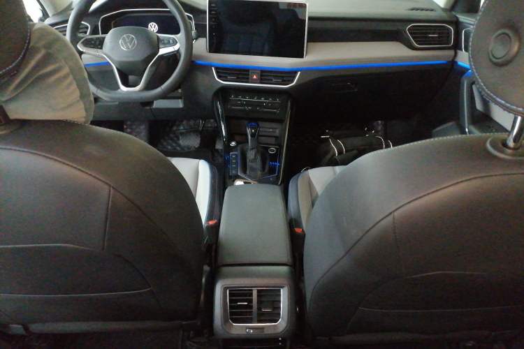 Used Volkswagen Tayron GTE Plug-in Hybrid 2023 280TSI Luxury Plus Advanced Edition Center Console