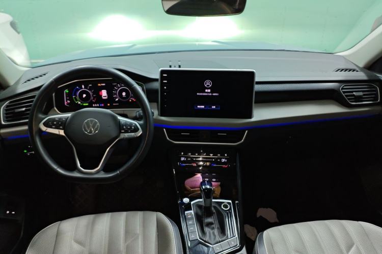 Used Volkswagen Tayron GTE Plug-in Hybrid 2023 280TSI Luxury Plus Advanced Edition Center Console