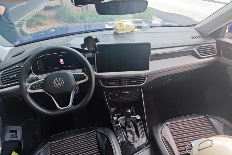 Used Volkswagen Tayron GTE Plug-in Hybrid 2023 280TSI Luxury Plus Advanced Edition Center Console