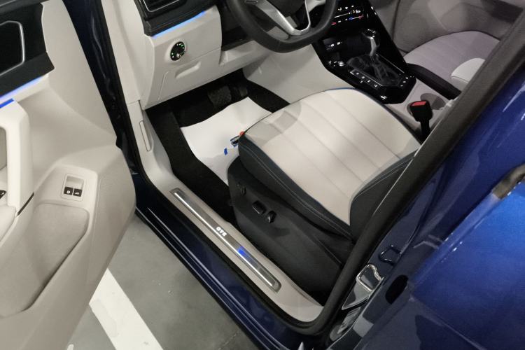 Used Volkswagen Tayron GTE Plug-in Hybrid 2023 280TSI Luxury Plus Advanced Edition Driver Seat