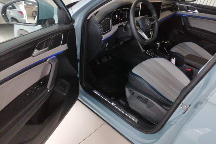 Used Volkswagen Tayron GTE Plug-in Hybrid 2023 280TSI Luxury Plus Advanced Edition Driver Seat