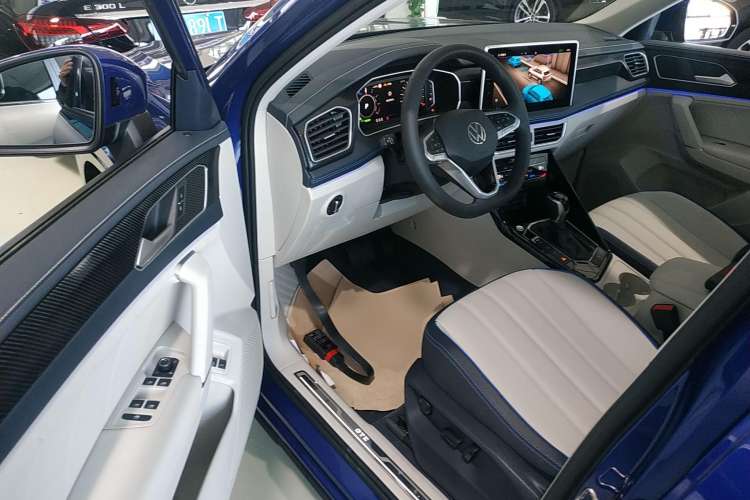 Used Volkswagen Tayron GTE Plug-in Hybrid 2023 280TSI Luxury Plus Advanced Edition Driver Seat