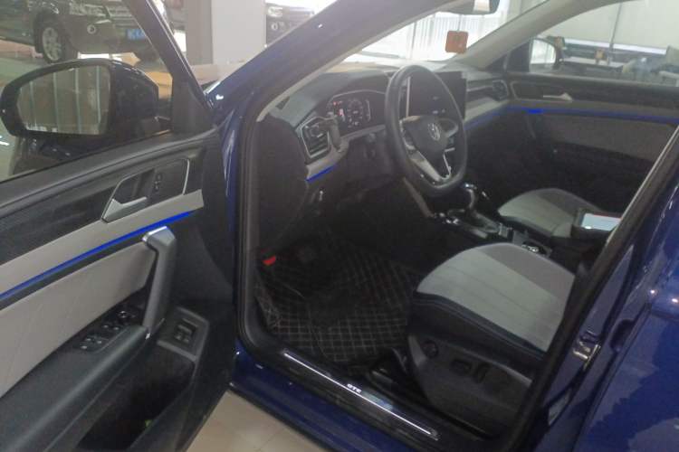 Used Volkswagen Tayron GTE Plug-in Hybrid 2023 280TSI Luxury Plus Advanced Edition Driver Seat