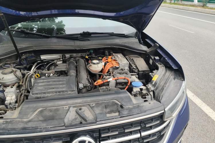 Used Volkswagen Tayron GTE Plug-in Hybrid 2023 280TSI Luxury Plus Advanced Edition Engine Bay Left
