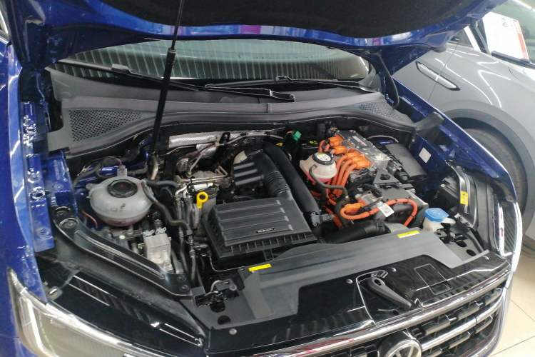 Used Volkswagen Tayron GTE Plug-in Hybrid 2023 280TSI Luxury Plus Advanced Edition Engine Bay