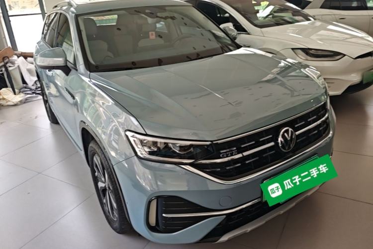 Used Volkswagen Tayron GTE Plug-in Hybrid 2023 280TSI Luxury Plus Advanced Edition Front Right 45 Deg