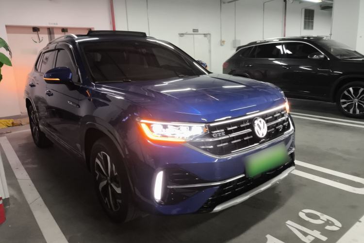 Used Volkswagen Tayron GTE Plug-in Hybrid 2023 280TSI Luxury Plus Advanced Edition Front Right 45 Deg