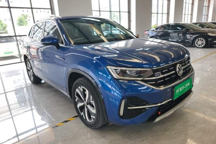 Used Volkswagen Tayron GTE Plug-in Hybrid 2023 280TSI Luxury Plus Advanced Edition Front Right 45 Deg