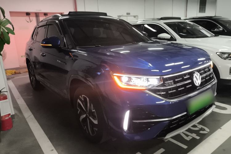 Used Volkswagen Tayron GTE Plug-in Hybrid 2023 280TSI Luxury Plus Advanced Edition Front Right 45 Deg