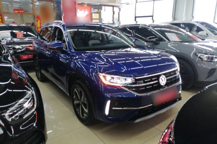 Used Volkswagen Tayron GTE Plug-in Hybrid 2023 280TSI Luxury Plus Advanced Edition Front Right 45 Deg