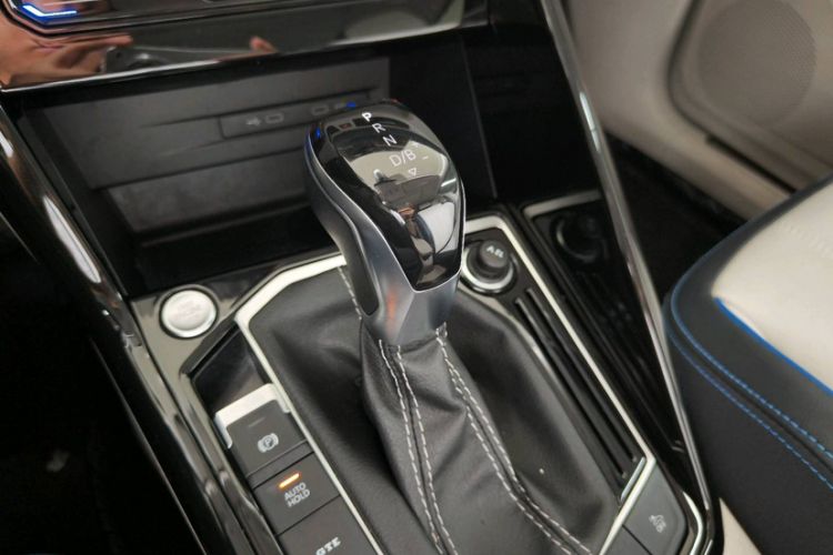 Used Volkswagen Tayron GTE Plug-in Hybrid 2023 280TSI Luxury Plus Advanced Edition Gear Lever
