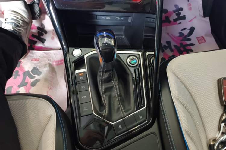 Used Volkswagen Tayron GTE Plug-in Hybrid 2023 280TSI Luxury Plus Advanced Edition Gear Lever