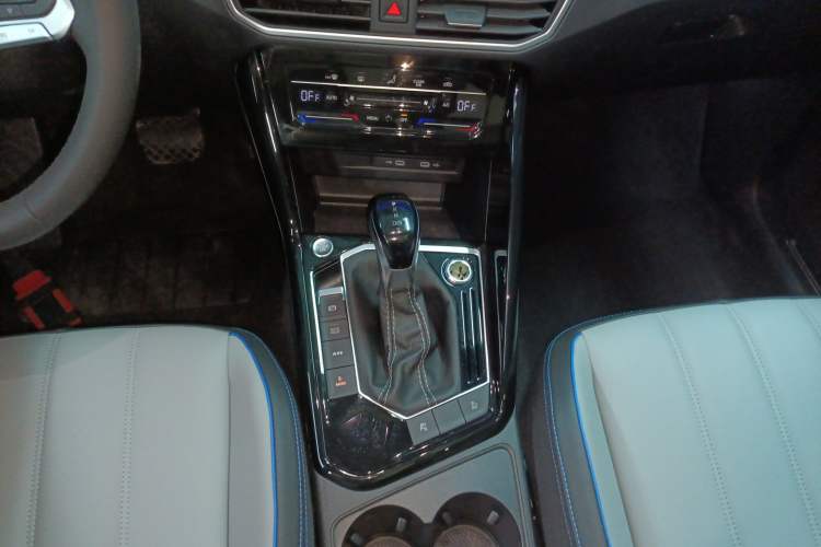 Used Volkswagen Tayron GTE Plug-in Hybrid 2023 280TSI Luxury Plus Advanced Edition Gear Lever