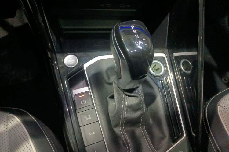 Used Volkswagen Tayron GTE Plug-in Hybrid 2023 280TSI Luxury Plus Advanced Edition Gear Lever
