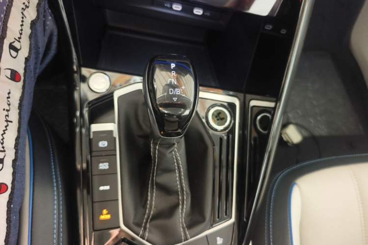 Used Volkswagen Tayron GTE Plug-in Hybrid 2023 280TSI Luxury Plus Advanced Edition Gear Lever