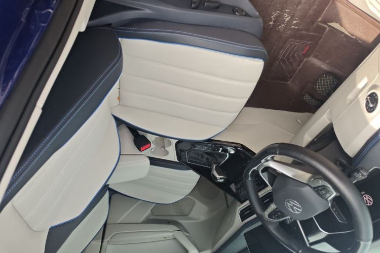 Used Volkswagen Tayron GTE Plug-in Hybrid 2023 280TSI Luxury Plus Advanced Edition Interior 2