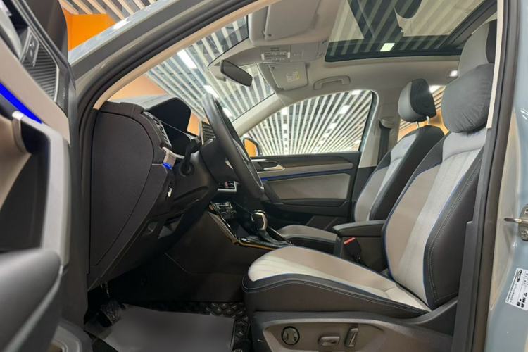 Used Volkswagen Tayron GTE Plug-in Hybrid 2023 280TSI Luxury Plus Advanced Edition Interior 2