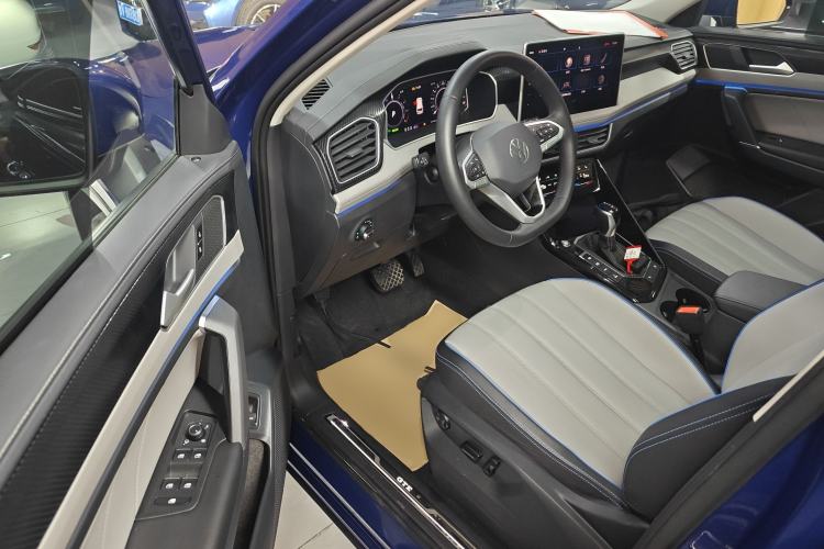 Used Volkswagen Tayron GTE Plug-in Hybrid 2023 280TSI Luxury Plus Advanced Edition Interior 3
