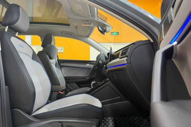 Used Volkswagen Tayron GTE Plug-in Hybrid 2023 280TSI Luxury Plus Advanced Edition Interior 4