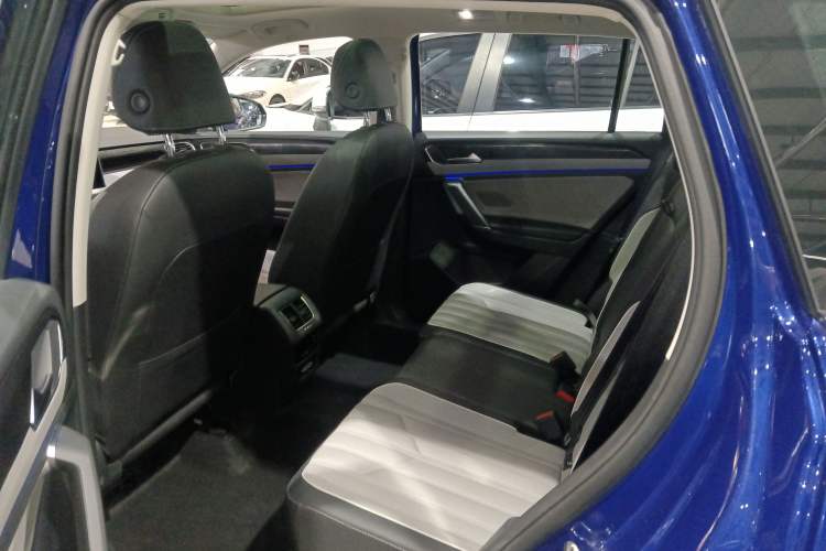 Used Volkswagen Tayron GTE Plug-in Hybrid 2023 280TSI Luxury Plus Advanced Edition Interior 4