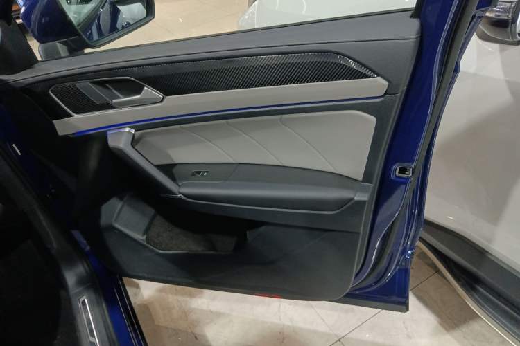 Used Volkswagen Tayron GTE Plug-in Hybrid 2023 280TSI Luxury Plus Advanced Edition Interior 5