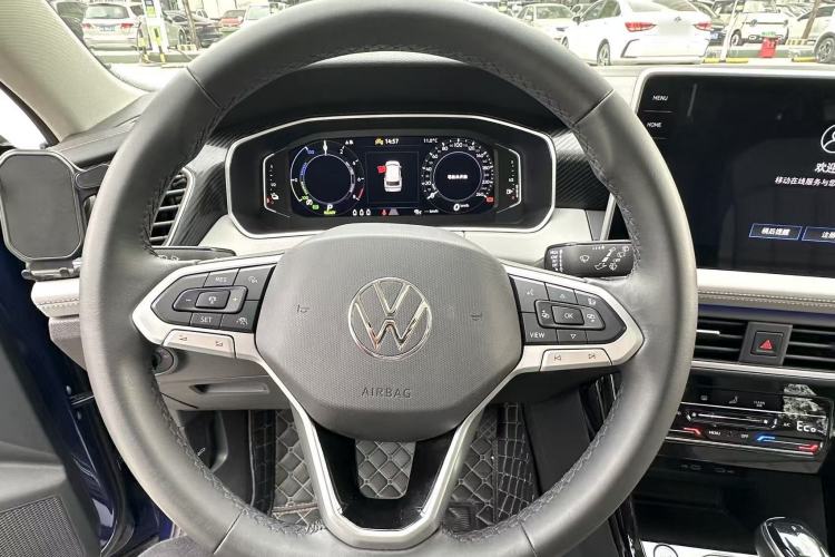 Used Volkswagen Tayron GTE Plug-in Hybrid 2023 280TSI Luxury Plus Advanced Edition Interior 5