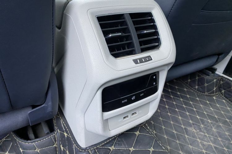 Used Volkswagen Tayron GTE Plug-in Hybrid 2023 280TSI Luxury Plus Advanced Edition Interior 6