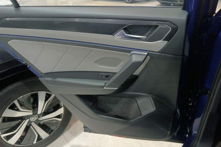 Used Volkswagen Tayron GTE Plug-in Hybrid 2023 280TSI Luxury Plus Advanced Edition Interior 8