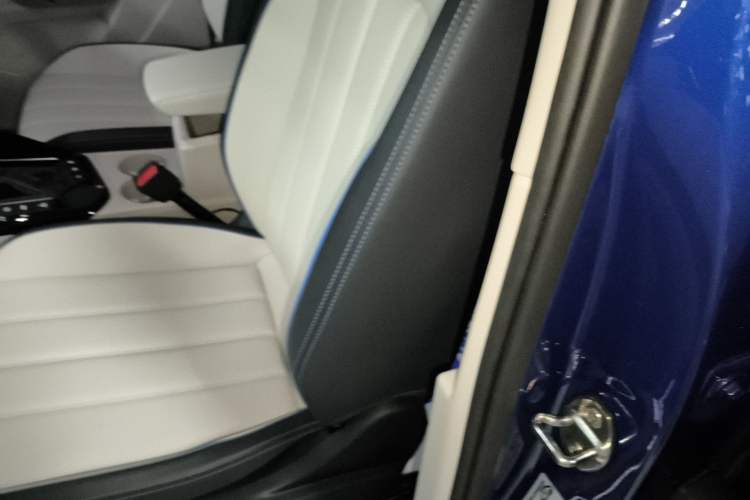 Used Volkswagen Tayron GTE Plug-in Hybrid 2023 280TSI Luxury Plus Advanced Edition Left Front Seat