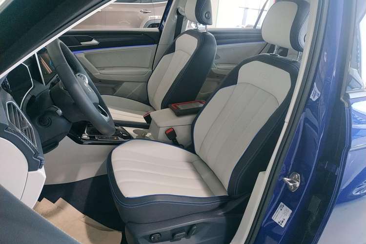 Used Volkswagen Tayron GTE Plug-in Hybrid 2023 280TSI Luxury Plus Advanced Edition Left Front Seat