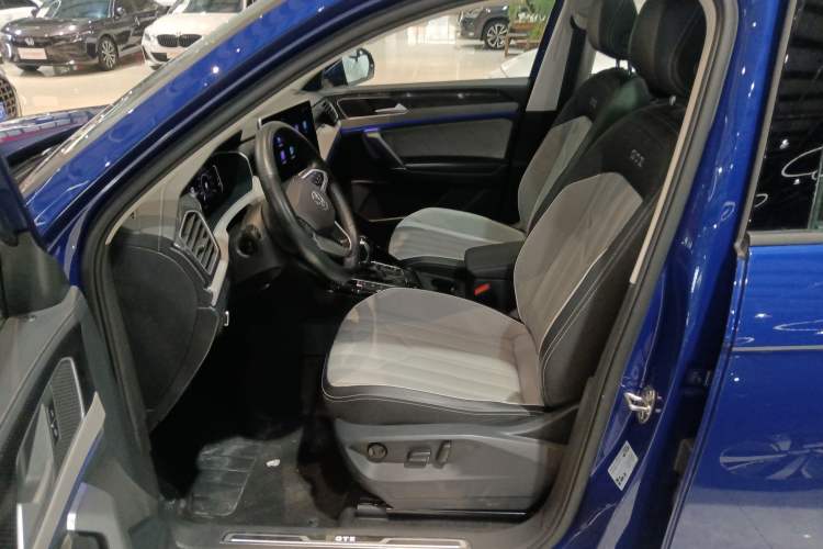 Used Volkswagen Tayron GTE Plug-in Hybrid 2023 280TSI Luxury Plus Advanced Edition Left Front Seat