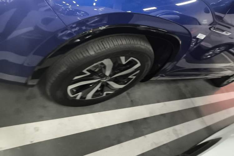 Used Volkswagen Tayron GTE Plug-in Hybrid 2023 280TSI Luxury Plus Advanced Edition Left Front Wheel Hub