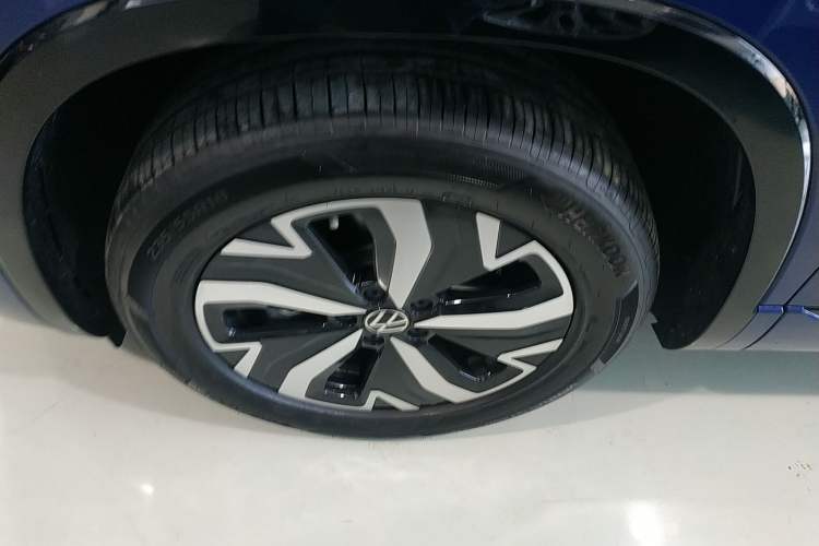 Used Volkswagen Tayron GTE Plug-in Hybrid 2023 280TSI Luxury Plus Advanced Edition Left Front Wheel Hub