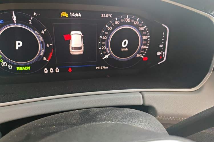 Used Volkswagen Tayron GTE Plug-in Hybrid 2023 280TSI Luxury Plus Advanced Edition Odometer Close Up