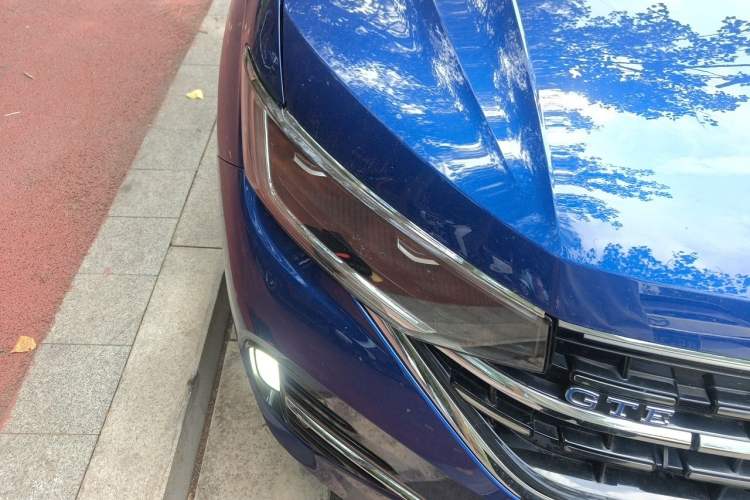 Used Volkswagen Tayron GTE Plug-in Hybrid 2023 280TSI Luxury Plus Advanced Edition Right Front Headlight