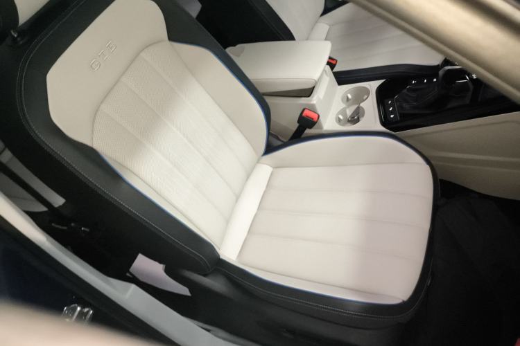 Used Volkswagen Tayron GTE Plug-in Hybrid 2023 280TSI Luxury Plus Advanced Edition Right Front Seat