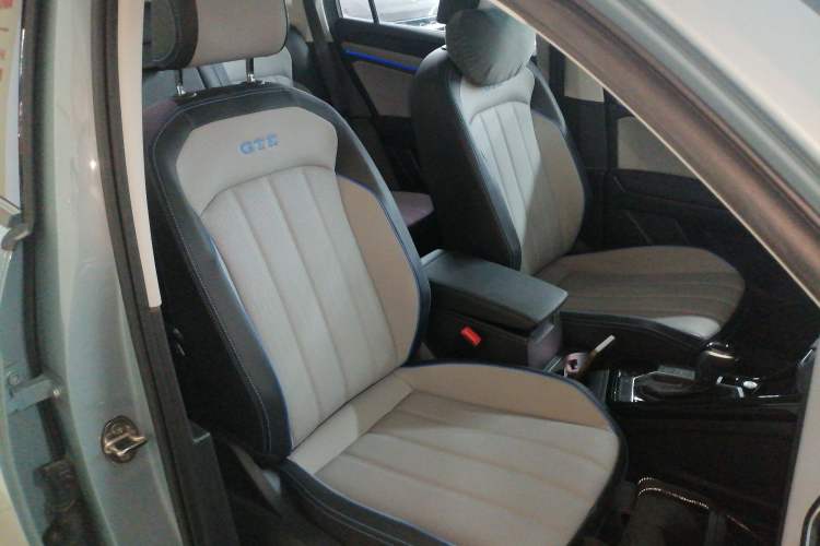 Used Volkswagen Tayron GTE Plug-in Hybrid 2023 280TSI Luxury Plus Advanced Edition Right Front Seat