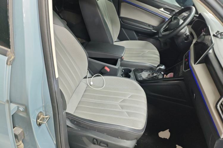 Used Volkswagen Tayron GTE Plug-in Hybrid 2023 280TSI Luxury Plus Advanced Edition Right Front Seat