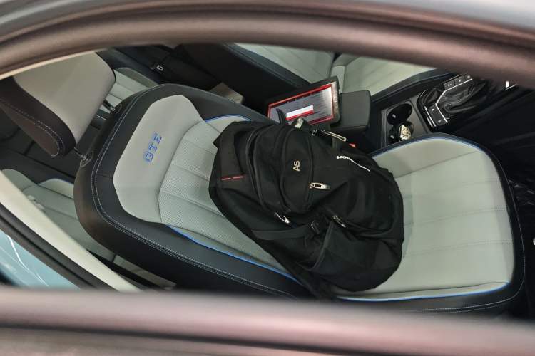 Used Volkswagen Tayron GTE Plug-in Hybrid 2023 280TSI Luxury Plus Advanced Edition Right Front Seat