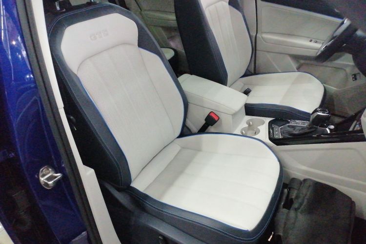 Used Volkswagen Tayron GTE Plug-in Hybrid 2023 280TSI Luxury Plus Advanced Edition Right Front Seat