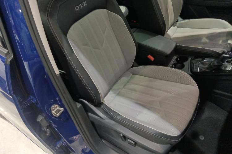Used Volkswagen Tayron GTE Plug-in Hybrid 2023 280TSI Luxury Plus Advanced Edition Right Front Seat
