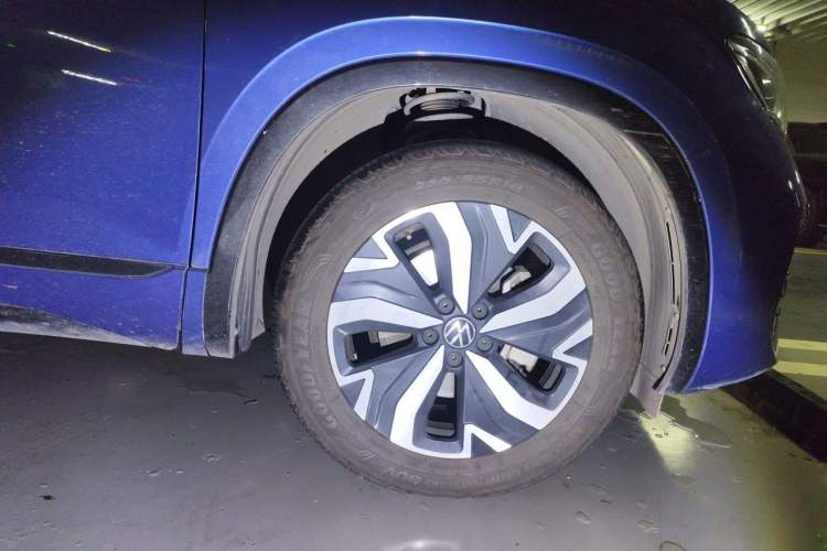 Used Volkswagen Tayron GTE Plug-in Hybrid 2023 280TSI Luxury Plus Advanced Edition Right Front Wheel Hub