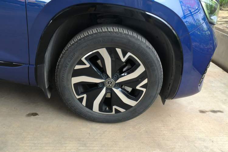 Used Volkswagen Tayron GTE Plug-in Hybrid 2023 280TSI Luxury Plus Advanced Edition Right Front Wheel Hub