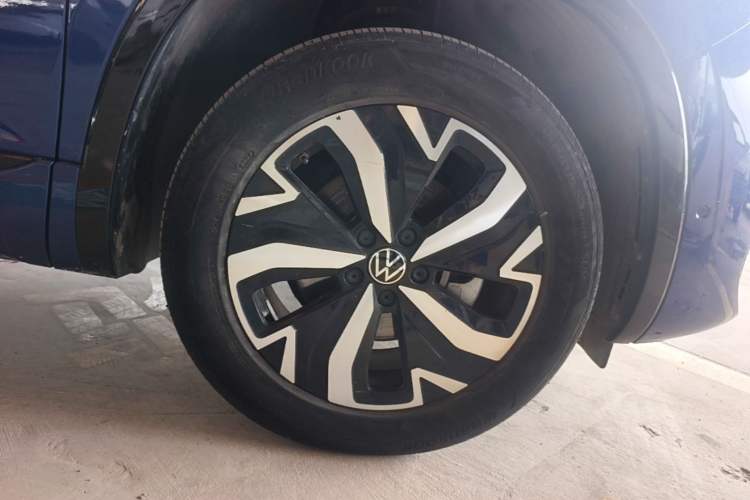 Used Volkswagen Tayron GTE Plug-in Hybrid 2023 280TSI Luxury Plus Advanced Edition Right Front Wheel Hub