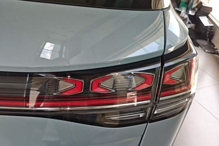 Used Volkswagen Tayron GTE Plug-in Hybrid 2023 280TSI Luxury Plus Advanced Edition Right Rear Taillight