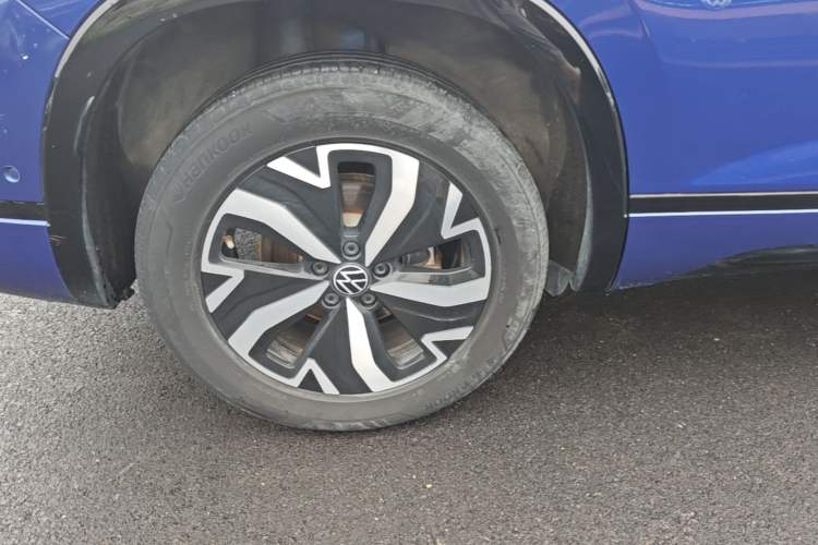 Used Volkswagen Tayron GTE Plug-in Hybrid 2023 280TSI Luxury Plus Advanced Edition Right Rear Wheel Hub