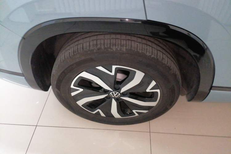 Used Volkswagen Tayron GTE Plug-in Hybrid 2023 280TSI Luxury Plus Advanced Edition Right Rear Wheel Hub