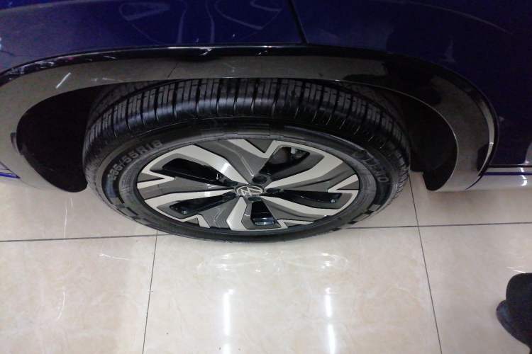 Used Volkswagen Tayron GTE Plug-in Hybrid 2023 280TSI Luxury Plus Advanced Edition Right Rear Wheel Hub