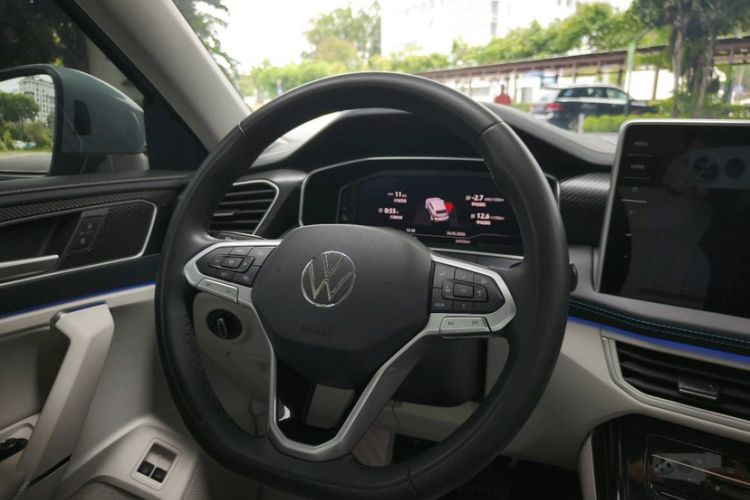 Used Volkswagen Tayron GTE Plug-in Hybrid 2023 280TSI Luxury Plus Advanced Edition Steering Wheel